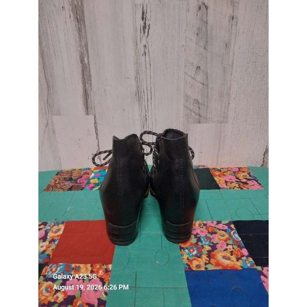 SOREL Sandy NL2628 Black Leather & Nylon Hidden Wedge Lace-Up Ankle Boots Size 6